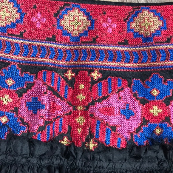 Gorgeous 100% Silk & Embroidered Skirt Boho - Picture 4 of 8